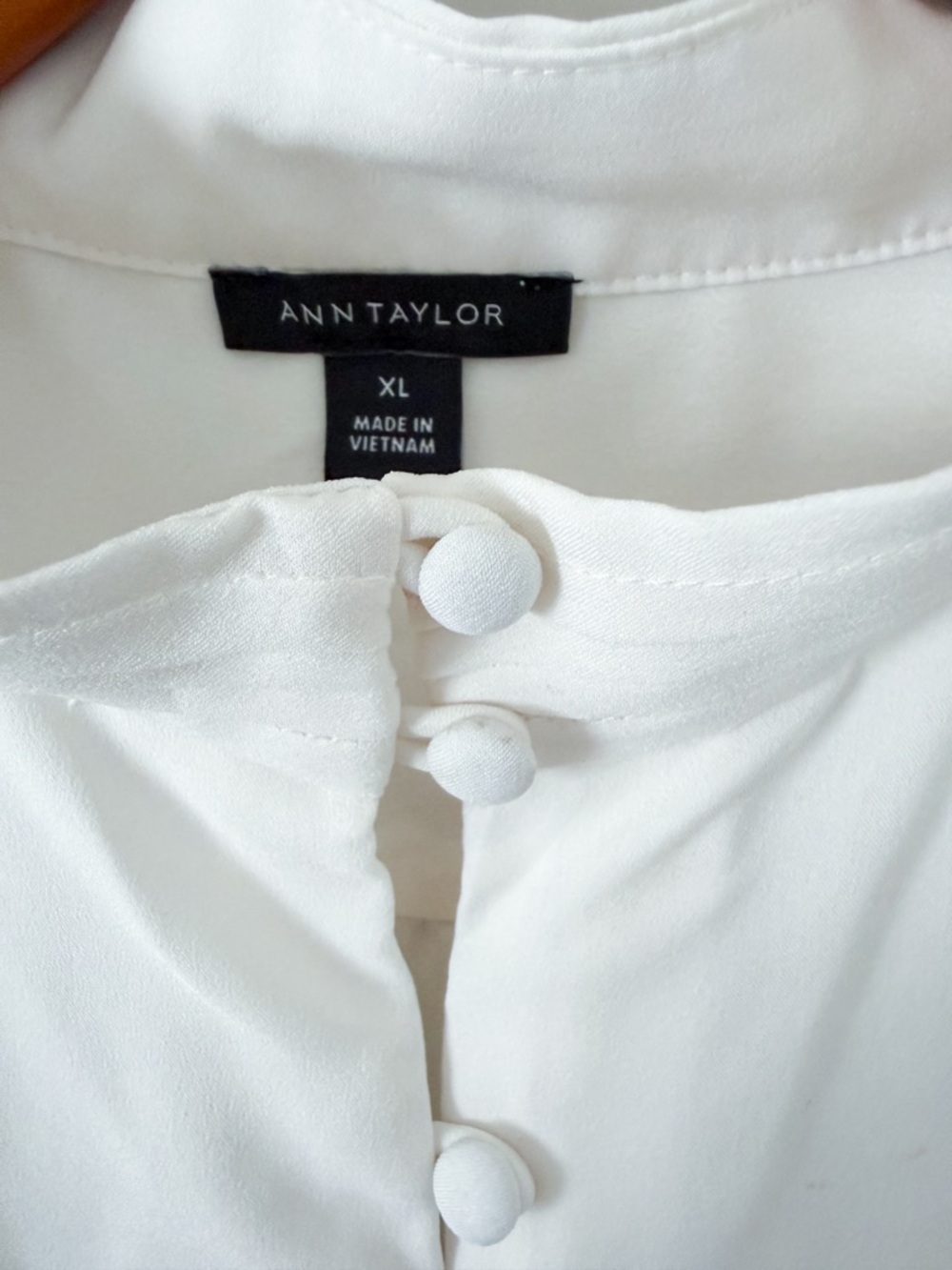 Ann Taylor White Blouse | Pleated Neck Button Front Top Short Sleeve XL - Picture 4 of 10